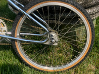 SHIMANO HUBS ON ALLOY LIGHT WEIGHT RIMS
