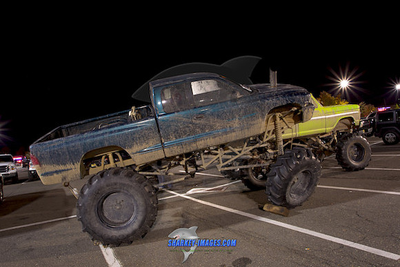 QUAKER STEAK and LUBE TRUCK NIGHT by Sharkey-Images