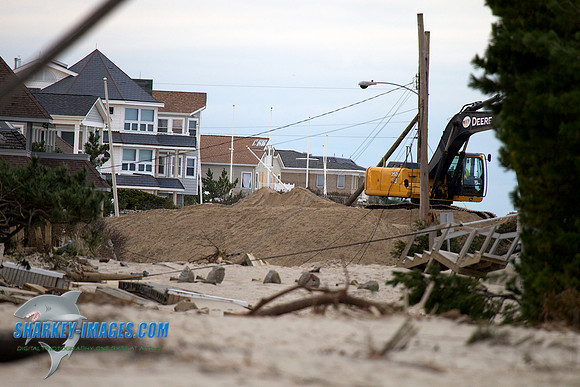 121031 240