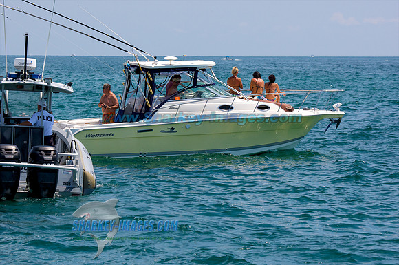 #1 Inconsiderate Boater of the Day to drop anchor in a restricted area and blocks line of sight to the oncoming race boats !!! 1
